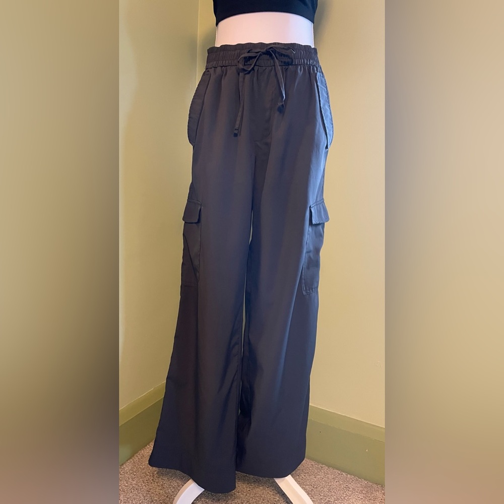 SOLD! Old Navy Dark Olive Green Wide-Leg Cargo Pants with Drawstring Waist